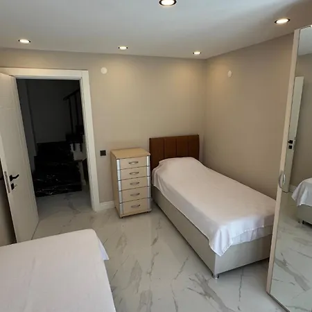 Lea - 4 Km To The Sea 9 Km To The Airport