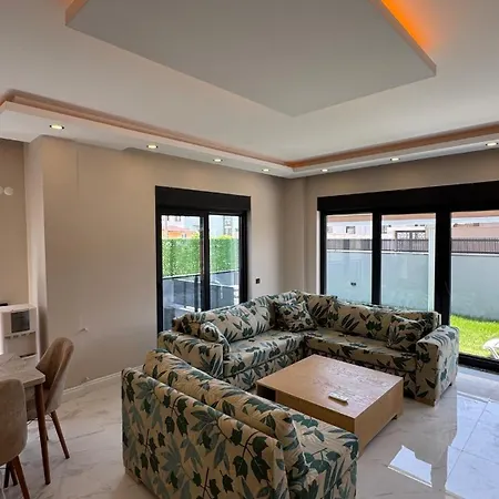 Lea - 4 Km To The Sea 9 Km To The Airport *